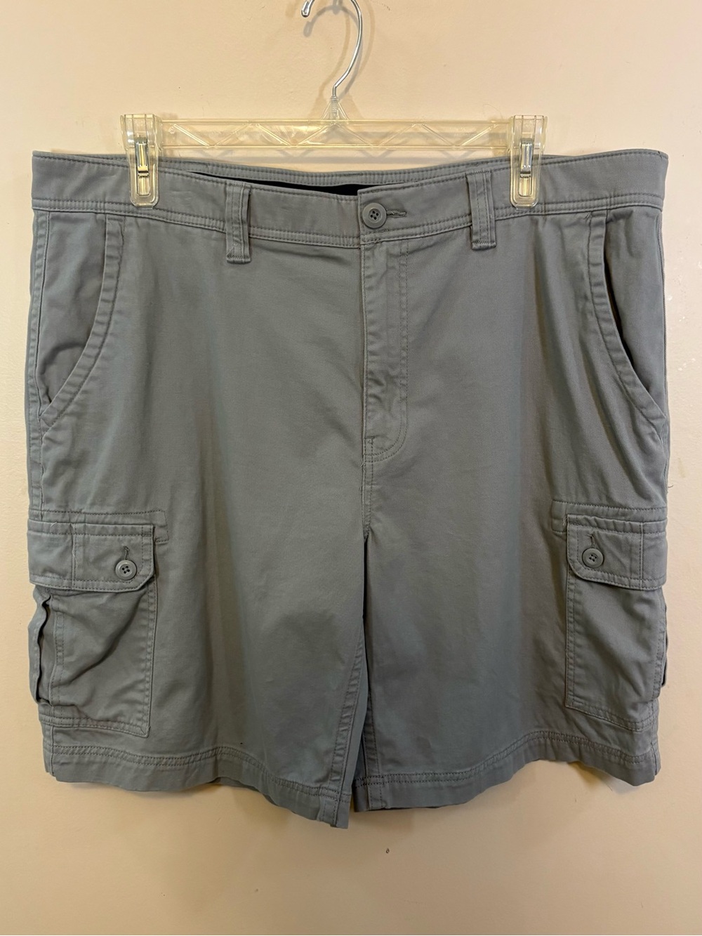 St. John’s Bay Comfort Stretch Cargo Shorts Size 42 Gray Cotton Utility Y2K